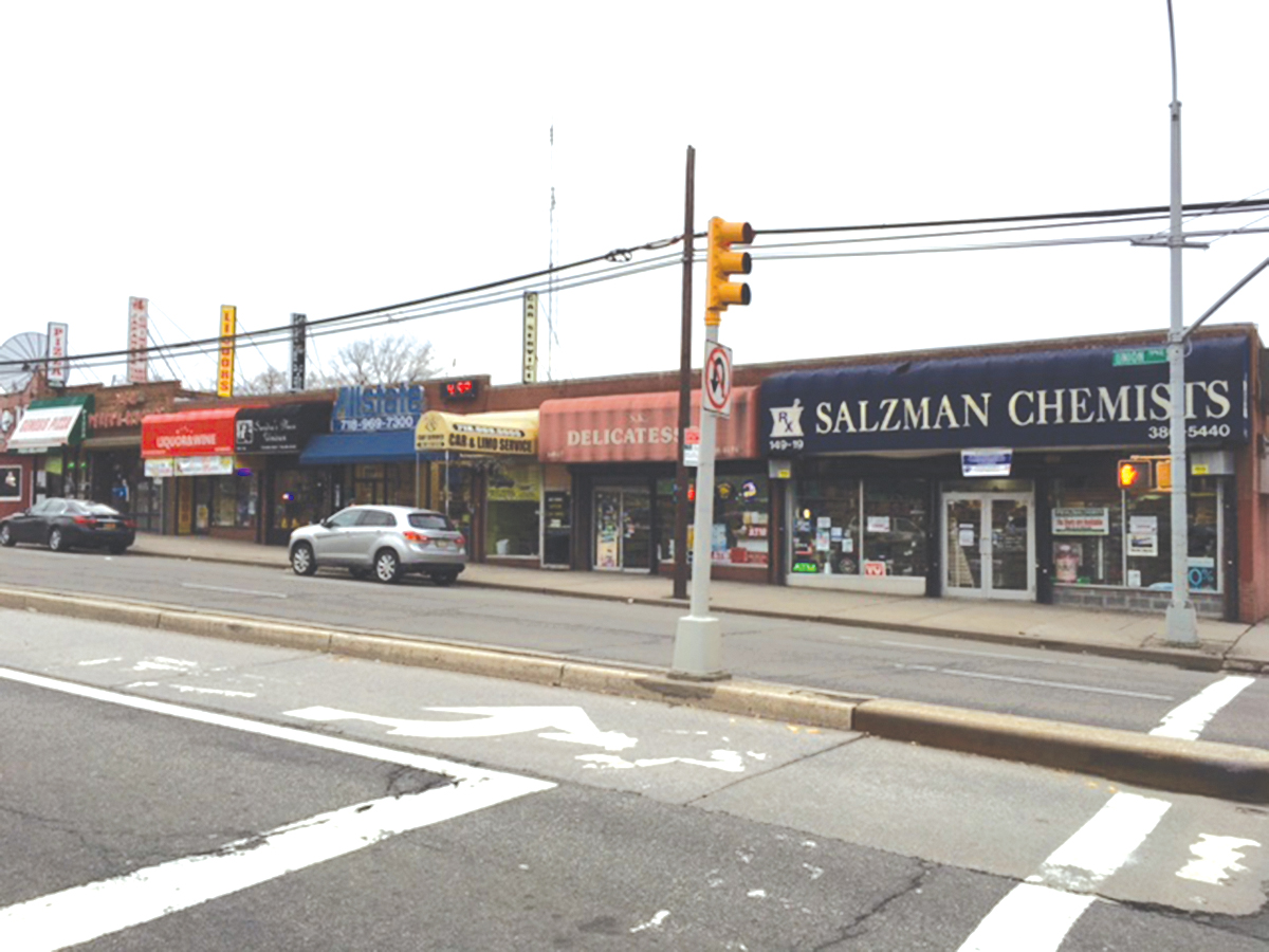 Horowitz of Cohen with Glassman, Tunis, Cabrera and Ferriello of Colliers International and Poch of CBRE secure Farrell Fritz lease at 622 Third Ave.