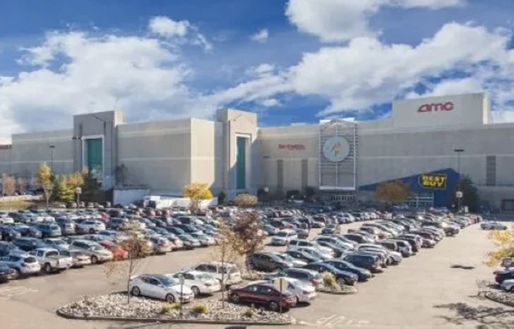 Black Diamond Capital Management acquires 2.3 million s/f Palisades Center