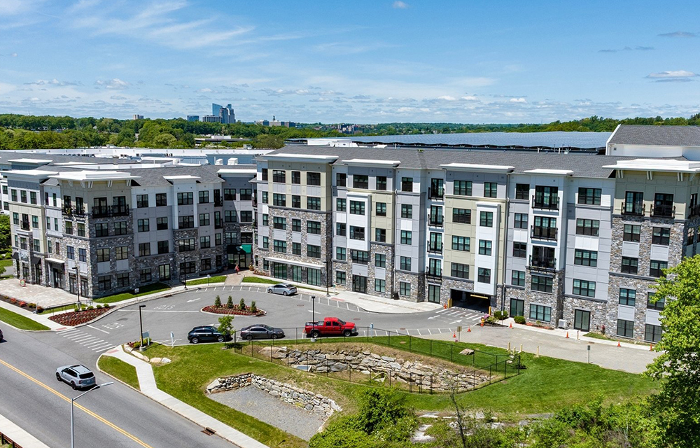JLL arranges sale of 421-unit Carraway
