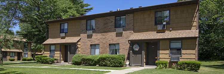 Dunne, Neuer, Pride, Bardsley, Gavin and Apfel of CBRE broker $232.5 million sale of 915-unit Patchogue property
