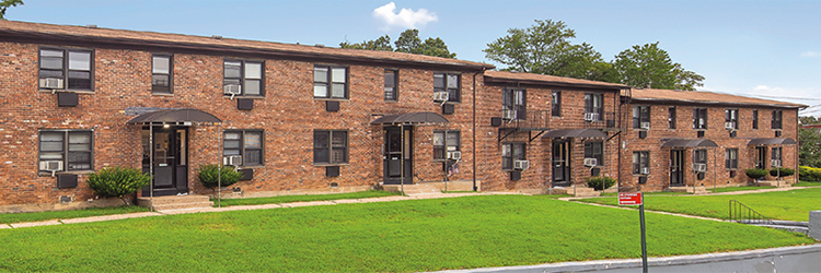 Sternhell and Vanderpool of Cignature Realty handle $6.8 million sale of Staten Island multifamily complex